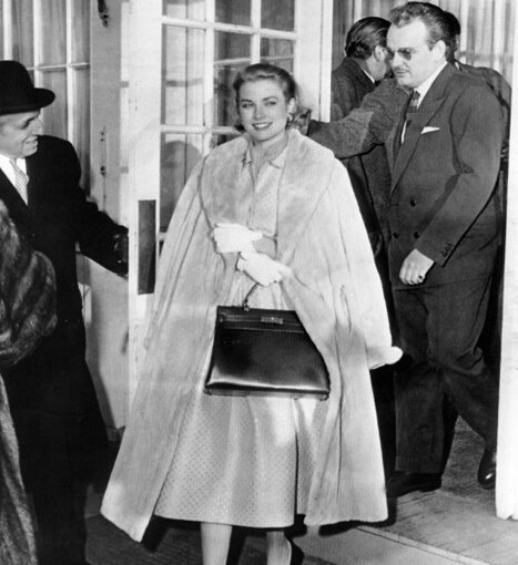 grace-kelly-carrying-a-hermc3a8s-kelly-bag-with-a-pregnant